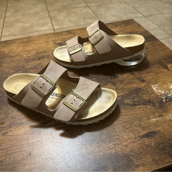 Birkenstock Arizona Taupe Suede Leather Men 6 Women 8 Sandals Slides Comfy - Picture 2 of 9